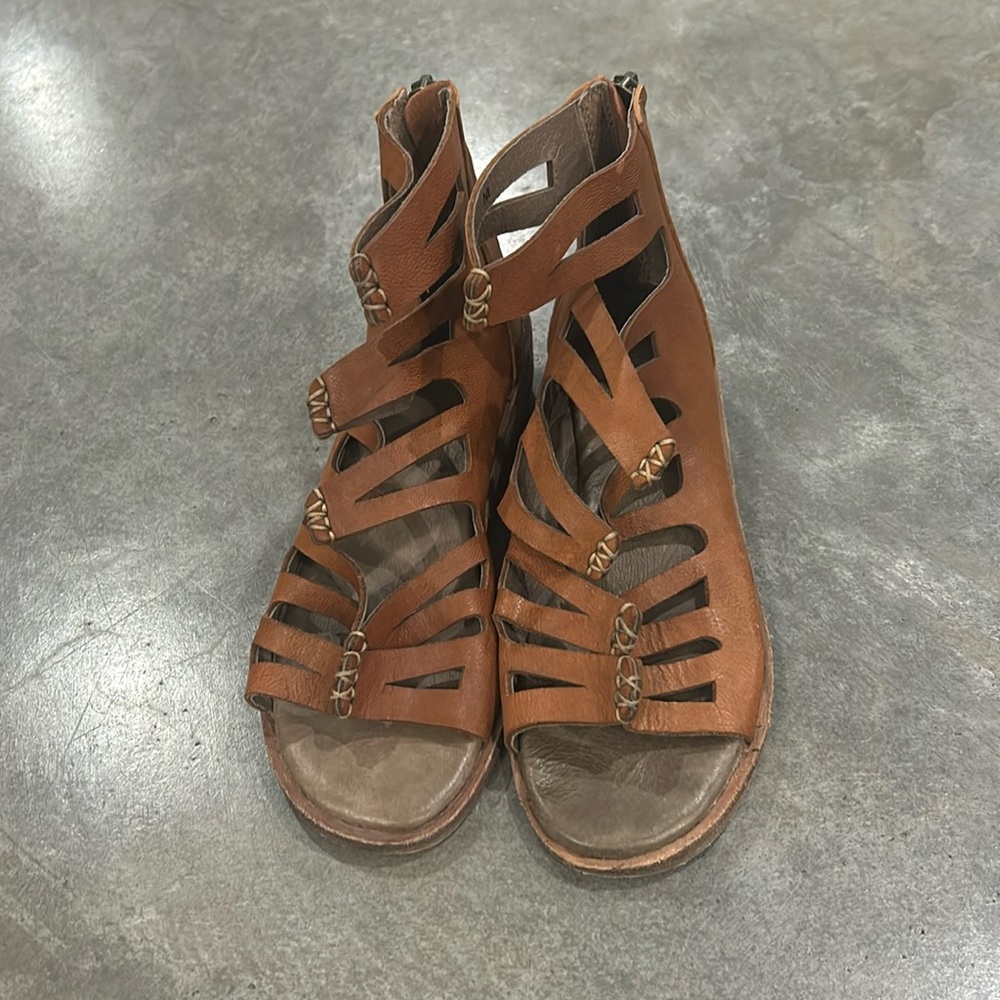 Gee wawa brown sandels